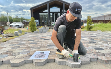 Сколько стоит тротуарная плитка и укладка в 2026 году: честный разбор