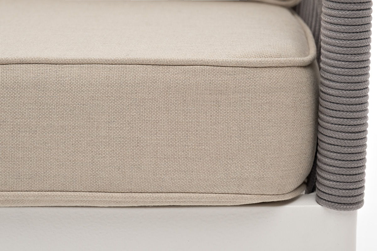 Канны диван 3-местный плетеный из роупа, каркас алюминий белый муар, роуп светло-серый круглый, ткань бежевая 15052 фото 4