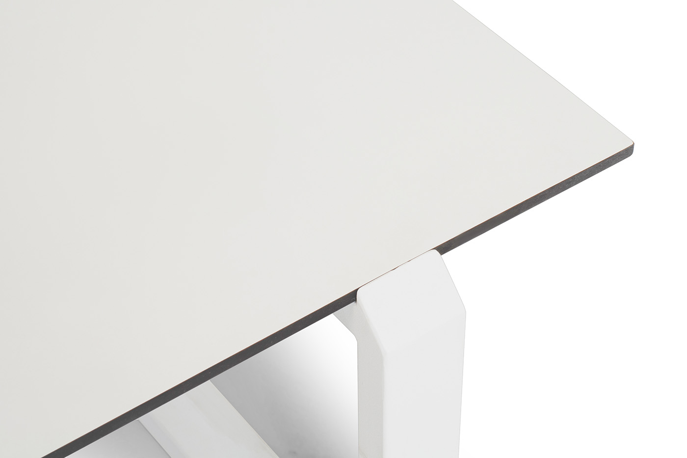 Варадеро журнальный стол из HPL 110х60 H43, каркас алюминий белый муар, цвет столешницы молочный фото 4