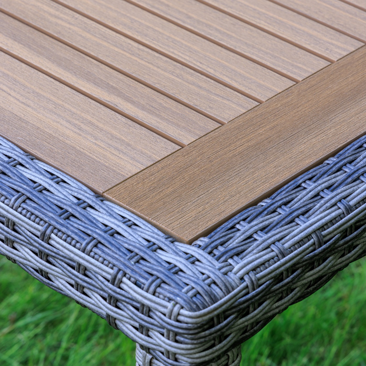 Обеденный стол Amelia Royal Family из искусственного ротанга 90 см, цвет серый фото 4