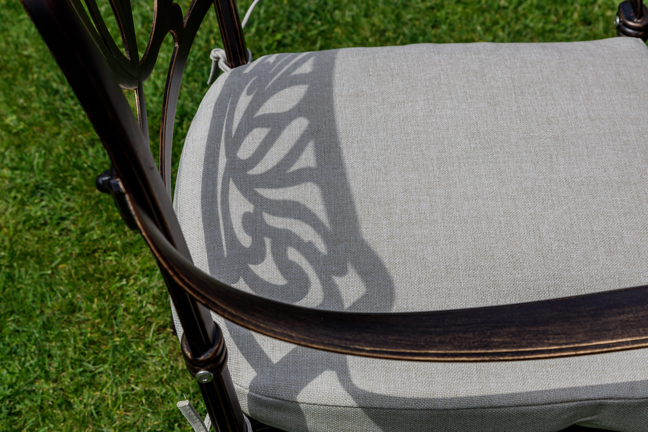 Обеденный комплект Wilhelm Royal Family из литого алюминия на 6 персон. Прямоугольный стол фото 6