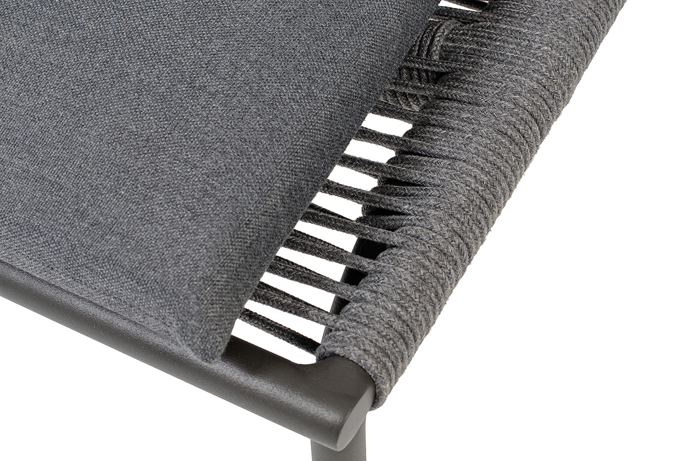 Авиньон кресло плетеное из роупа, каркас алюминий серый (RAL7022) муар, роуп серый круглый, ткань темно-серая 027 фото 5