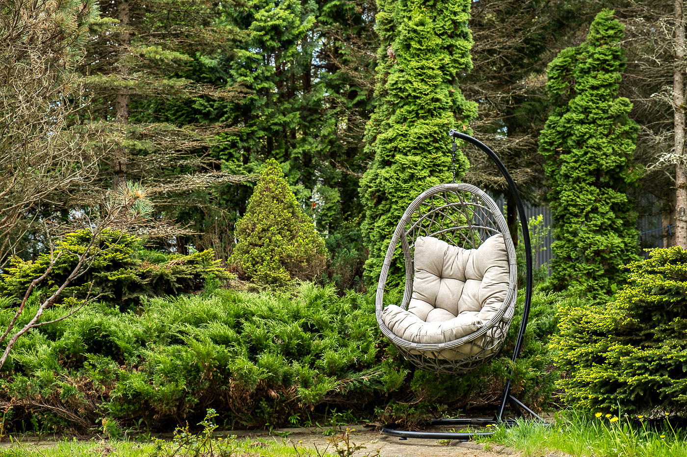 Венеция подвесное кресло-кокон из искусственного ротанга, цвет серый с бежевой подушкой фото 1