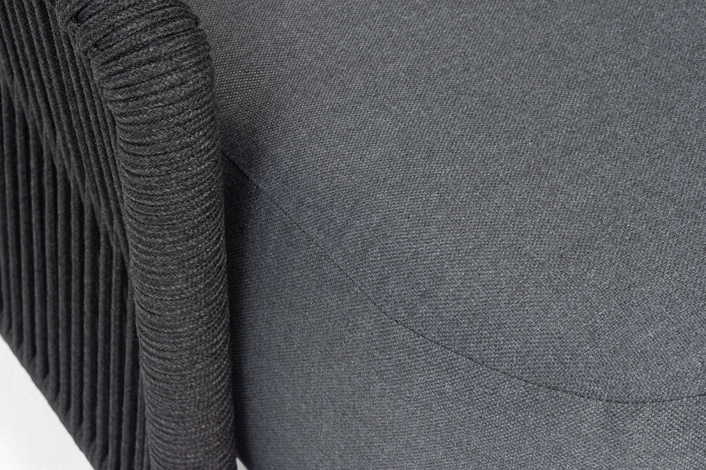 Верона диван модульный плетеный из роупа, каркас алюминий темно-серый (RAL7024) муар, роуп темно-серый круглый, ткань темно-серая 027 фото 7