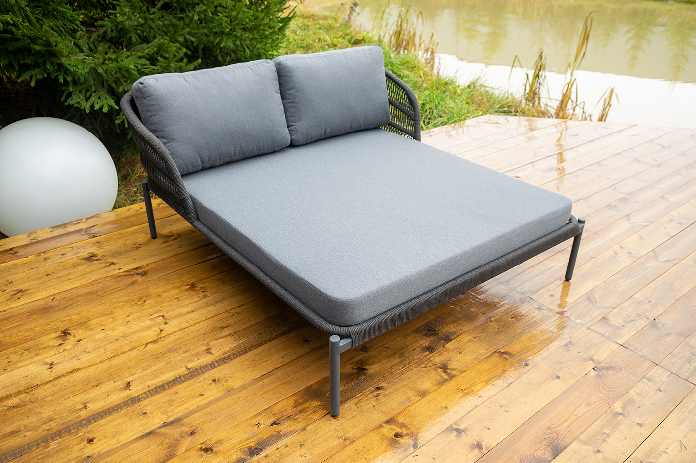 Позитано лежак плетеный из роупа, каркас алюминий темно-серый (RAL7024) муар, роуп темно-серый круглый, ткань темно-серая 027 фото 2