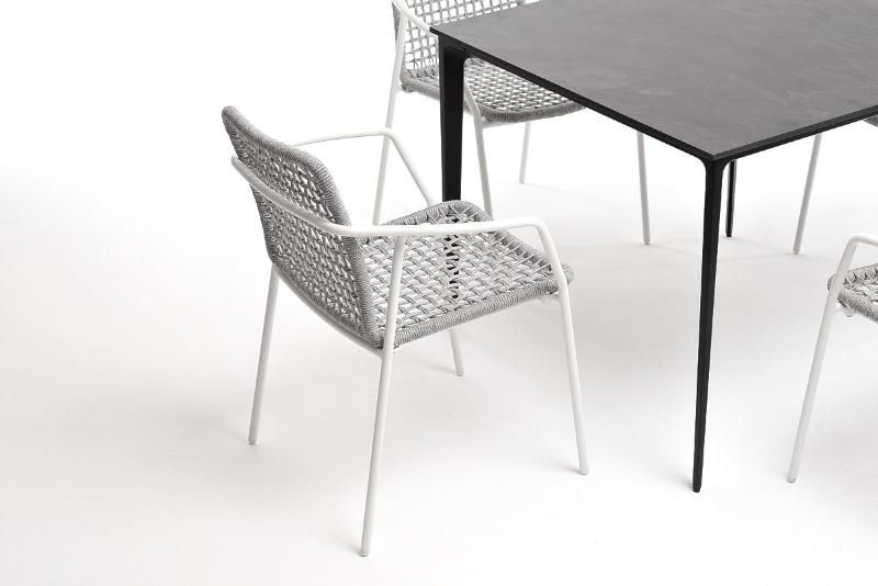 Обеденная группа Малага 4SIS на 4 персоны со стульями "Тунис", каркас белый, роуп светло-серый фото 6