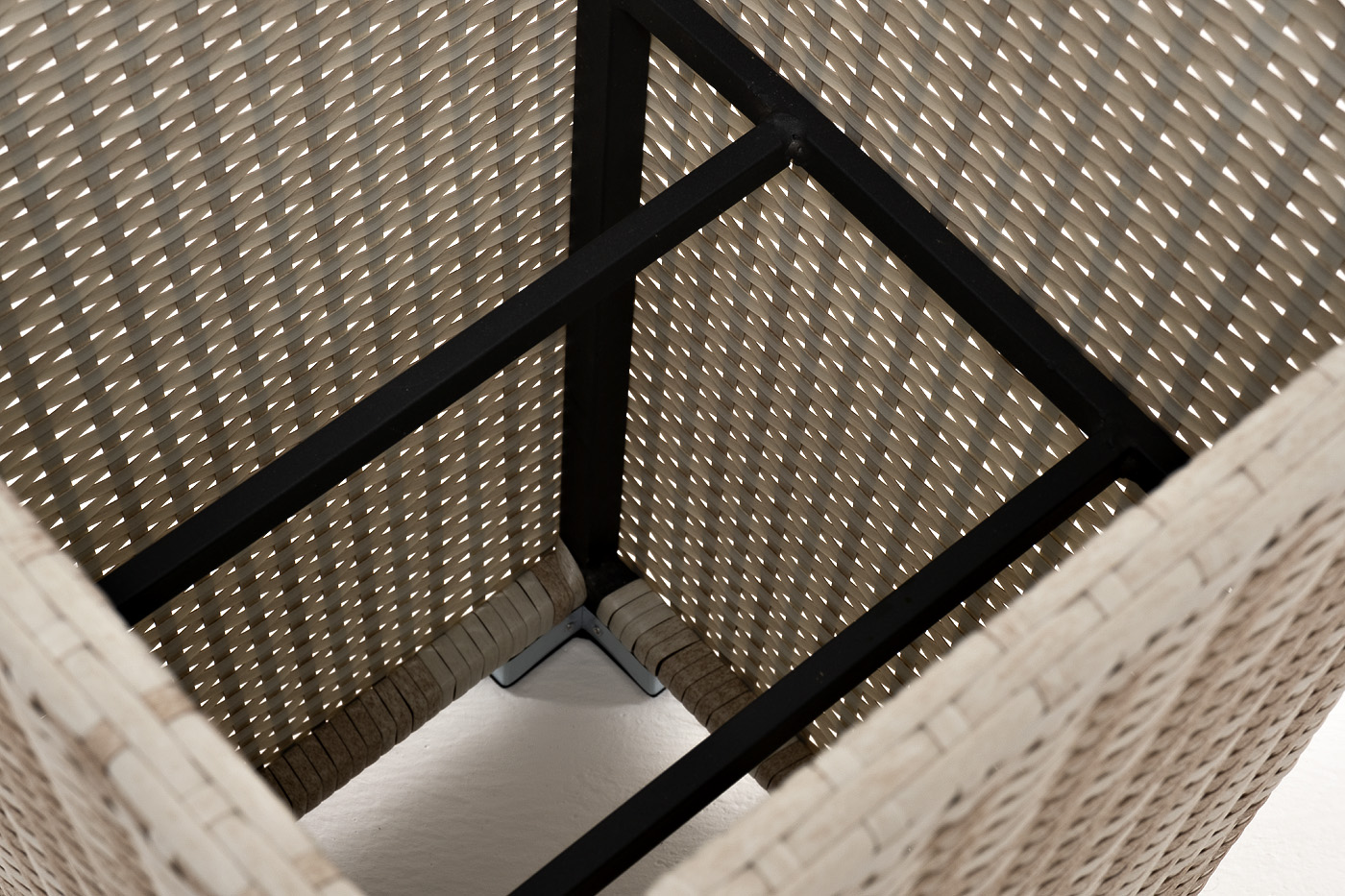 Капучино кашпо для цветов плетеное из искусственного ротанга, цвет бежевый фото 5