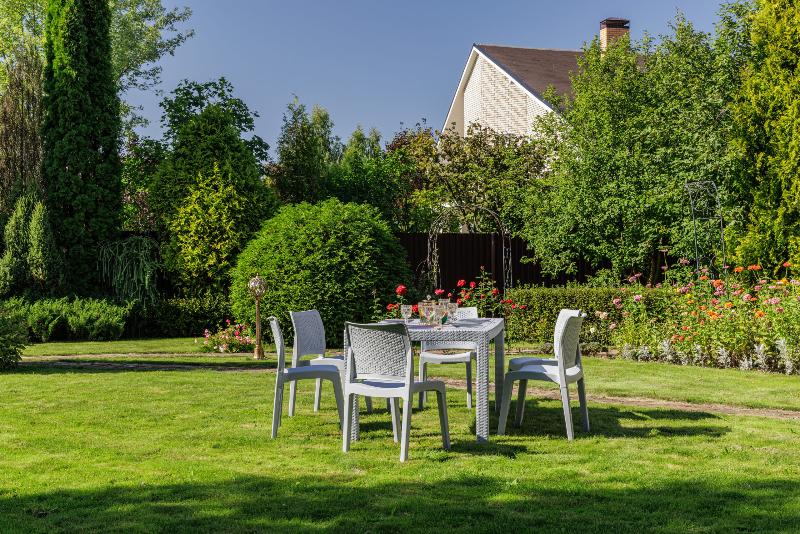 Обеденный комплект July M Royal Family из пластика, цвет светло-серый фото 2