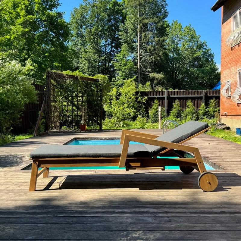 Шезлонг Paolo Royal Family на колесиках из акации фото 10