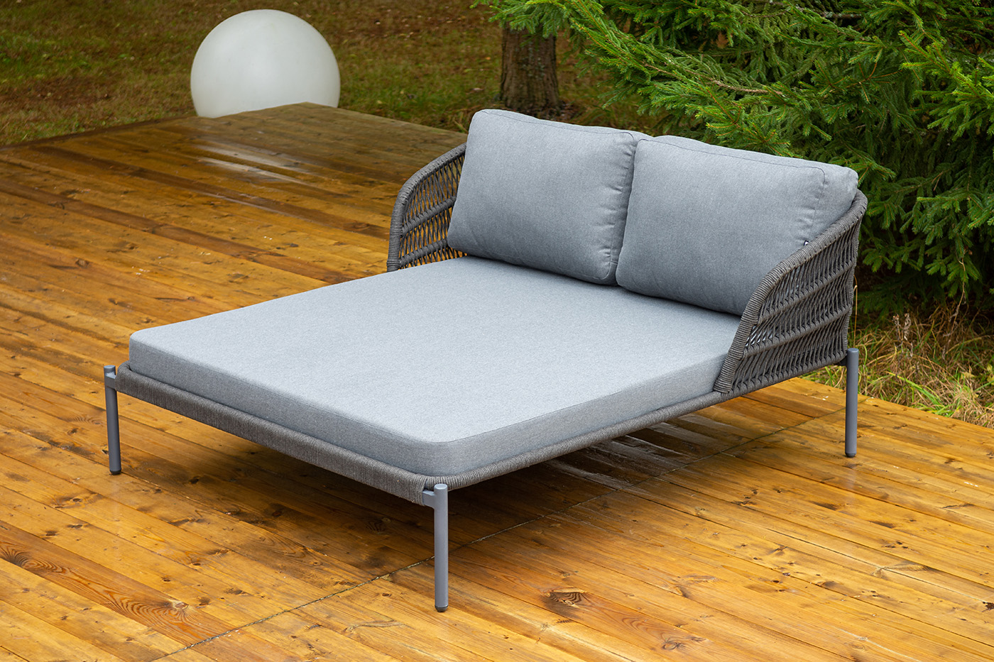 Позитано лежак плетеный из роупа, каркас алюминий темно-серый (RAL7024) муар, роуп темно-серый круглый, ткань темно-серая 027 фото 1