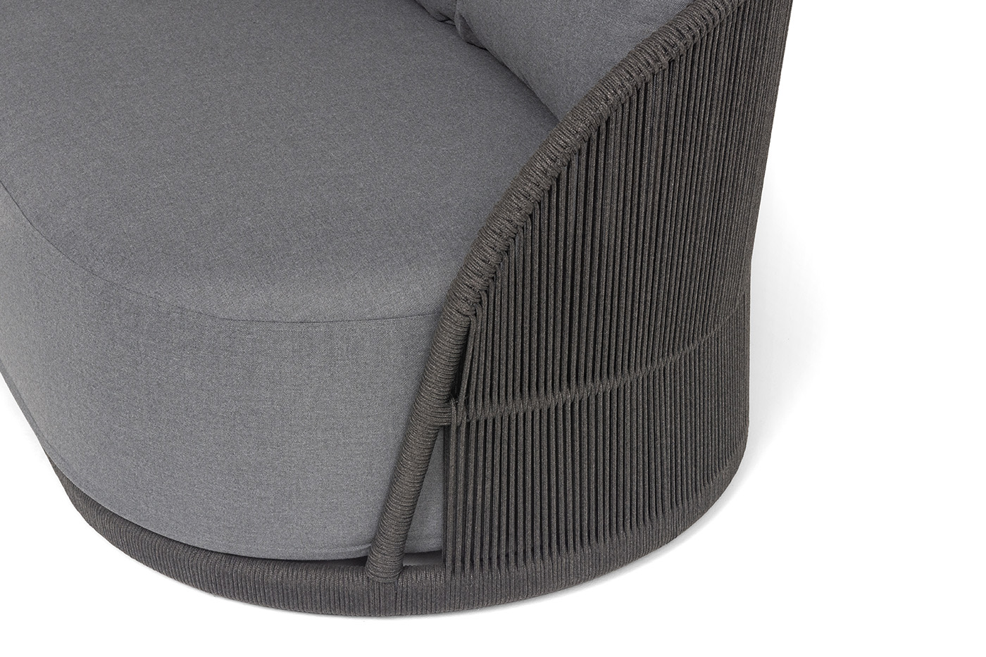 Монтелла диван 3-местный плетеный из роупа, каркас алюминий темно-серый (RAL7024) муар, роуп темно-серый круглый, ткань темно-серая 027 фото 7