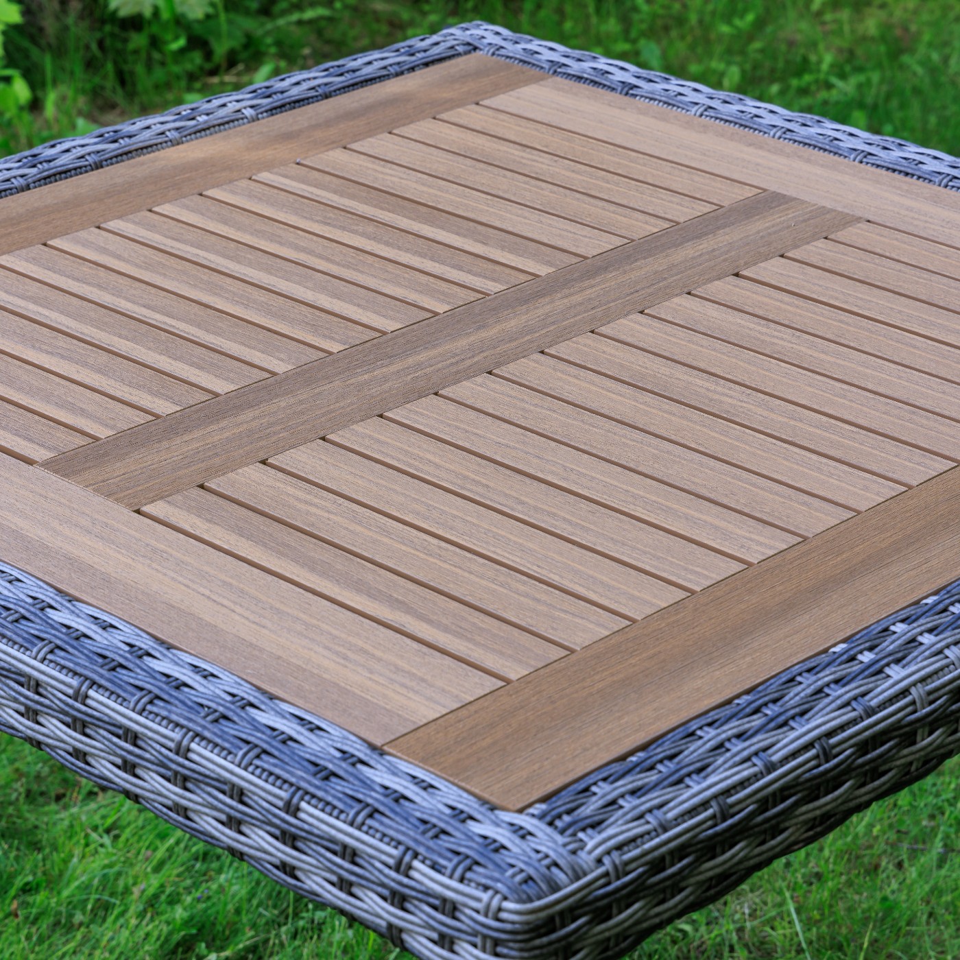 Обеденный стол Amelia Royal Family из искусственного ротанга 90 см, цвет серый фото 3