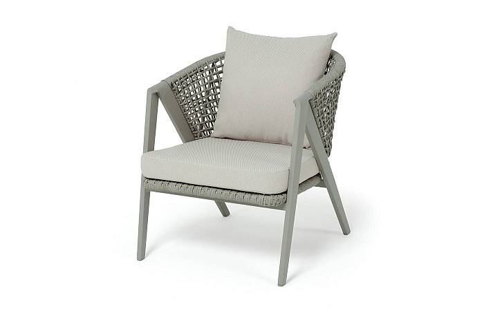 Кресло Амстердам 4SIS плетеное из роупа, каркас алюминий, роуп серый круглый, ткань бежевая фото 1