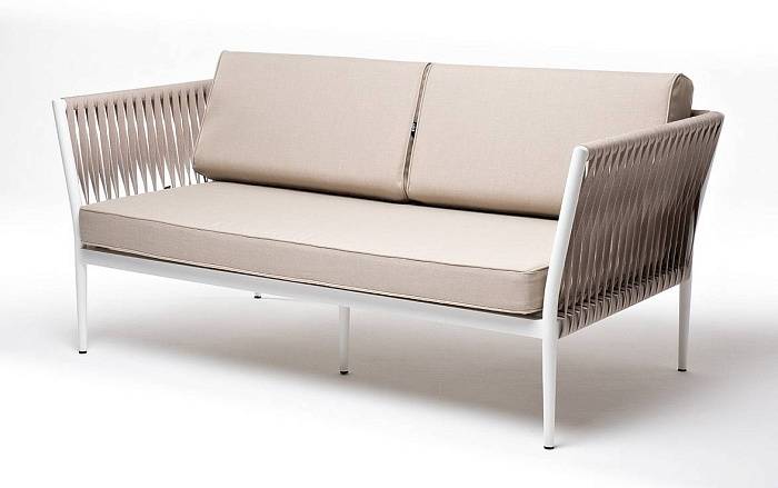 Диван Касабланка 4SIS 2-местный плетеный из роупа, каркас алюминий белый муар, роуп бежевый 20мм, ткань бежевая 15052 фото 1