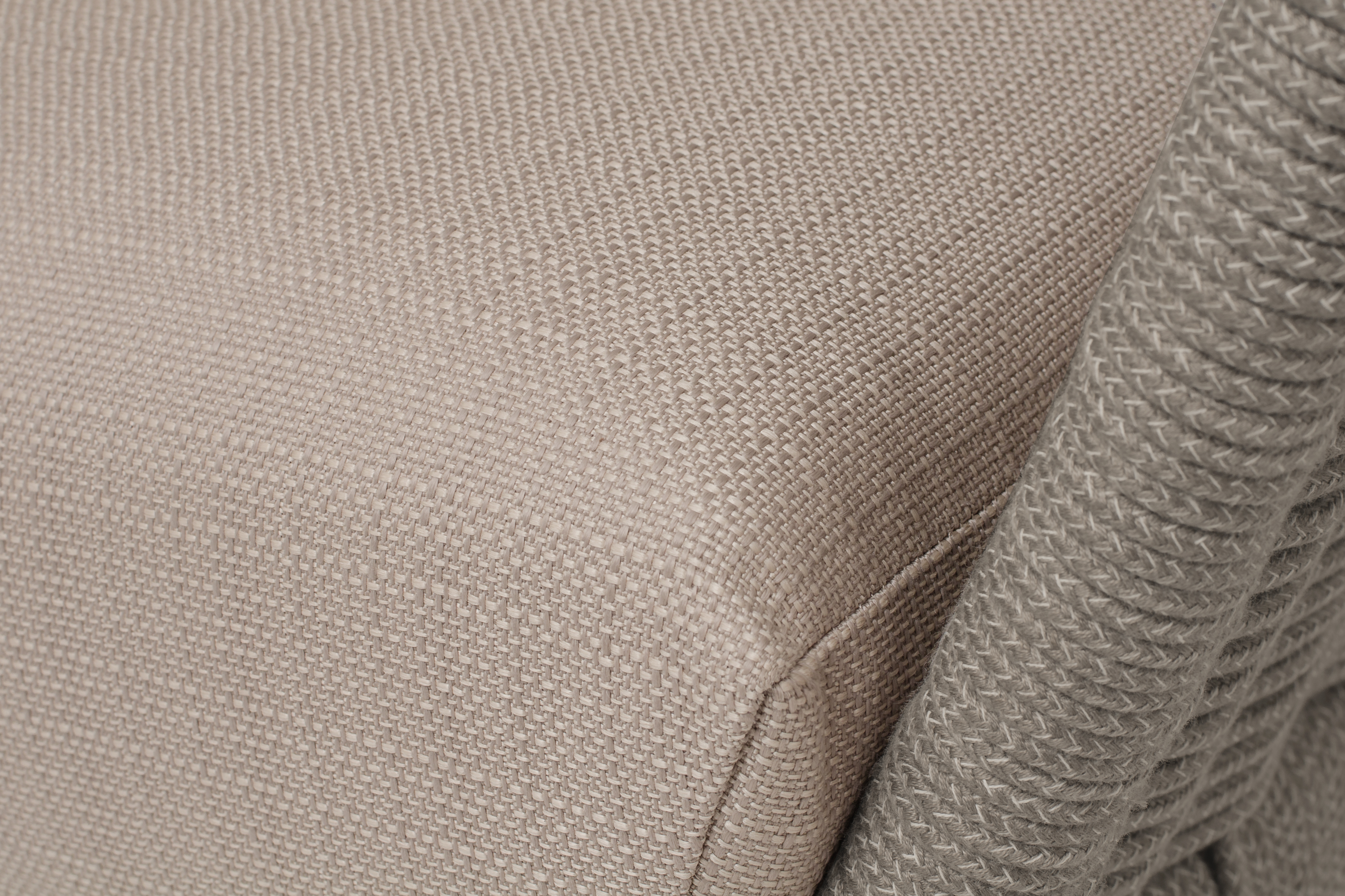 Фиджи диван 3-местный плетеный из роупа, каркас алюминий светло-серый (RAL7035) муар, роуп серый меланж круглый, ткань Mossle бежевая фото 5