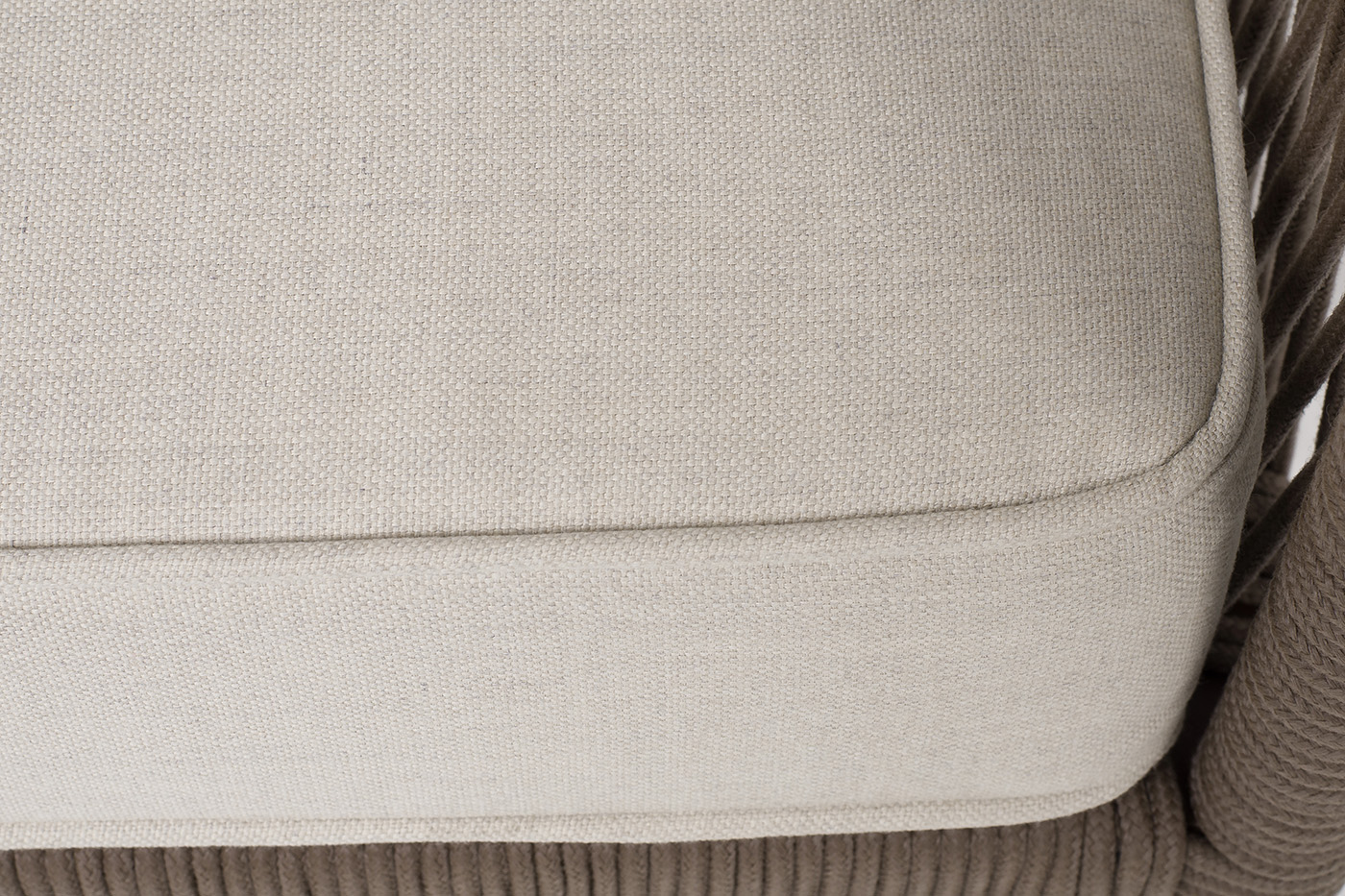 Канны диван 3-местный плетеный из роупа, каркас алюминий коричневый (RAL8016) муар, роуп коричневый круглый, ткань бежевая 15052 фото 6