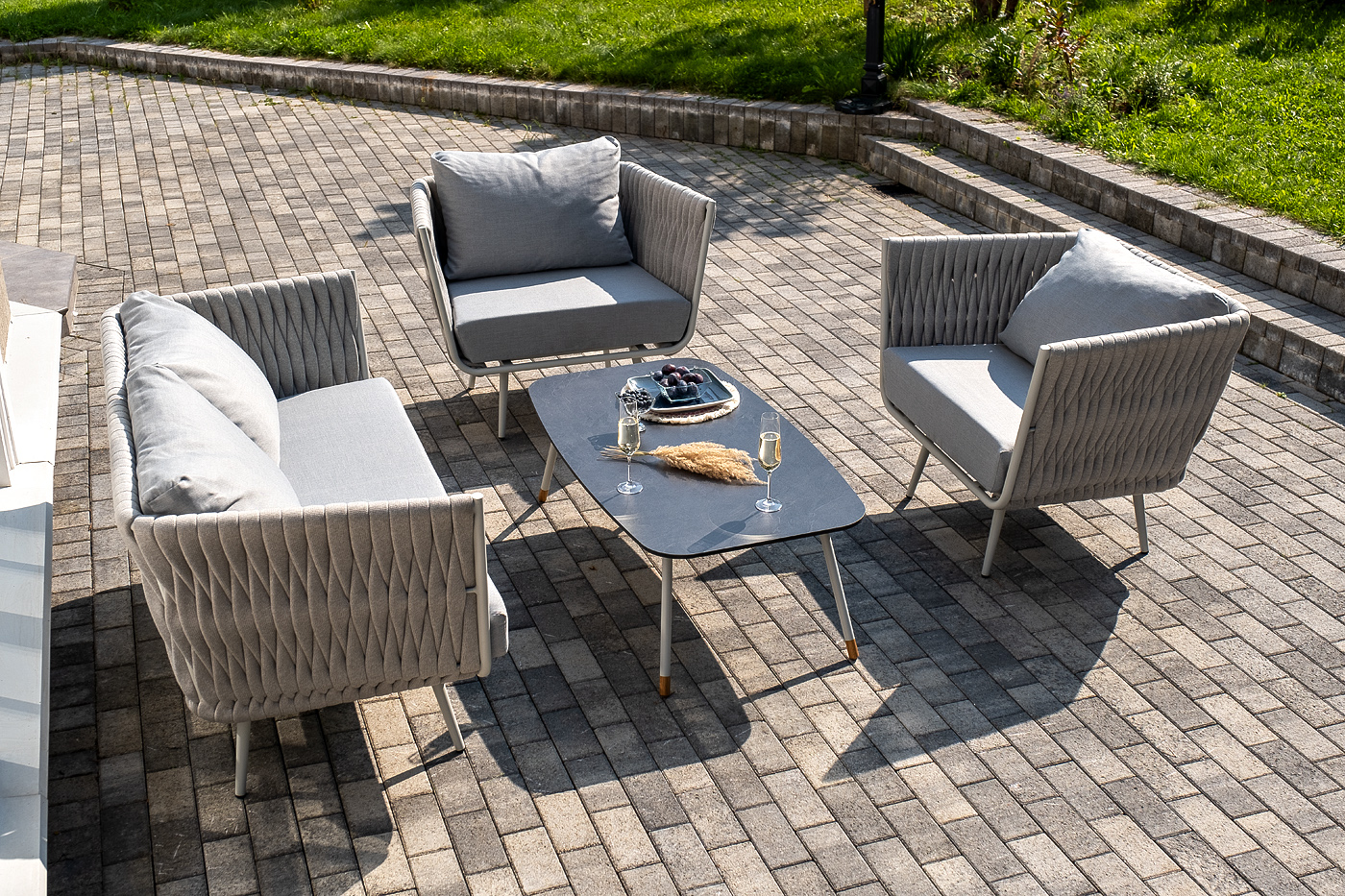 Монако лаунж-зона 4-местная из роупа со столом Верона (серый гранит), каркас светло-серый, роуп светло-серый фото 4