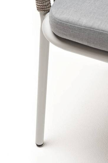 Стул Марсель 4SIS плетеный из роупа, каркас алюминий светло-серый (RAL7035) муар, роуп серый меланж круглый, ткань светло-серая фото 2