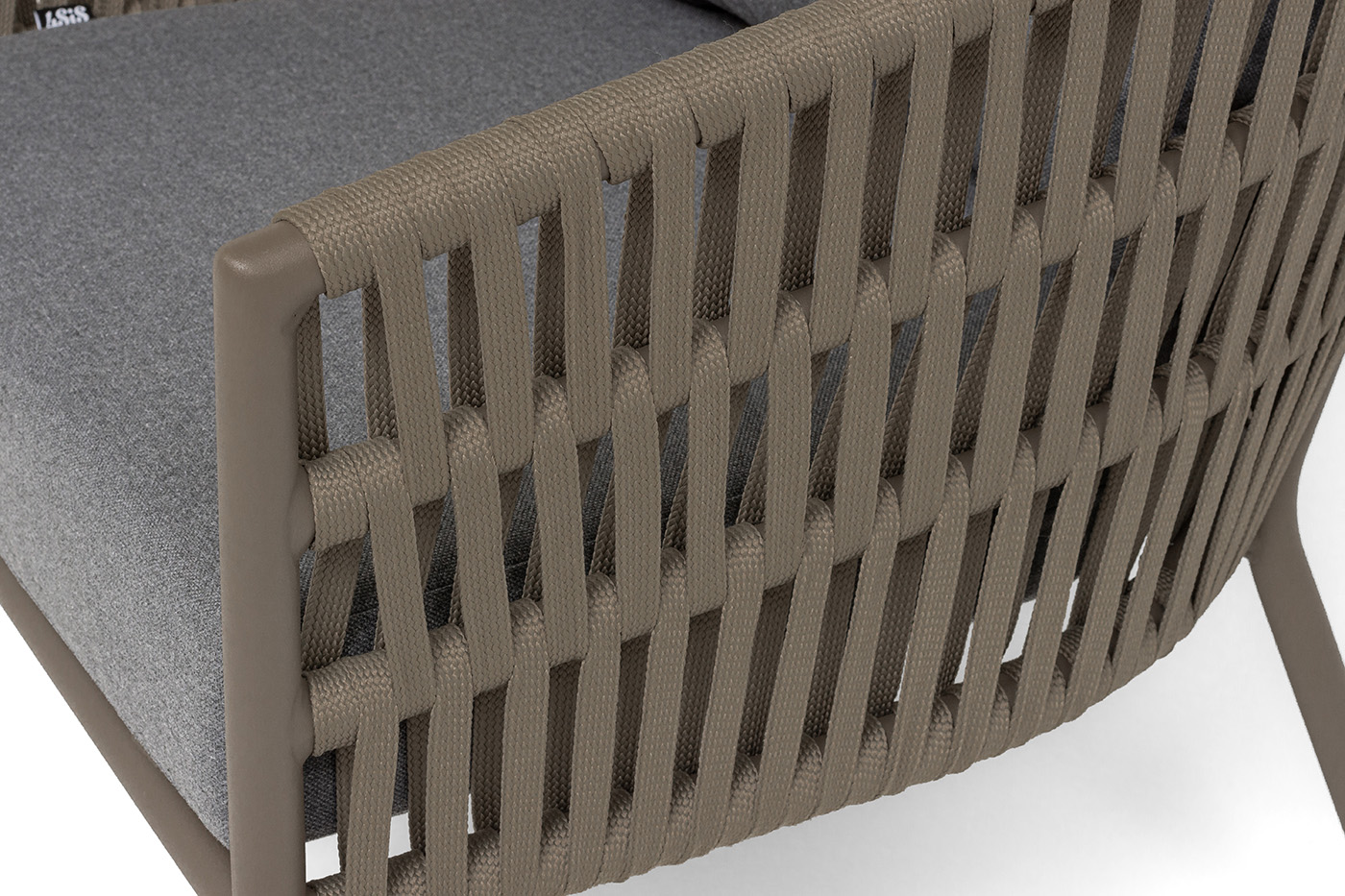 Комо кресло плетеное из роупа, каркас алюминий бежево-серый (RAL7006) муар, роуп серо-коричневый 23мм, ткань темно-серая 027 фото 7