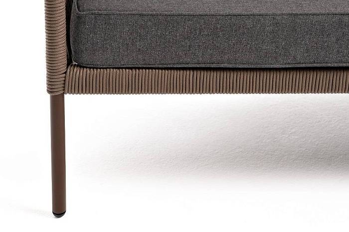 Диван Канны 4SIS 2-местный плетеный из роупа, каркас алюминий коричневый (RAL8016) муар, роуп коричневый круглый, ткань темно-серая 27 фото 2