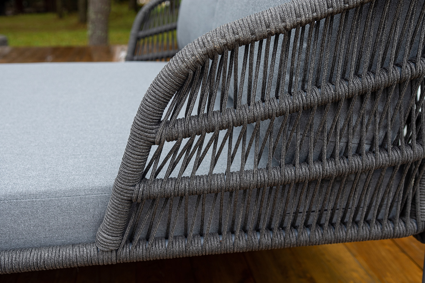 Позитано лежак плетеный из роупа, каркас алюминий темно-серый (RAL7024) муар, роуп темно-серый круглый, ткань темно-серая 027 фото 7