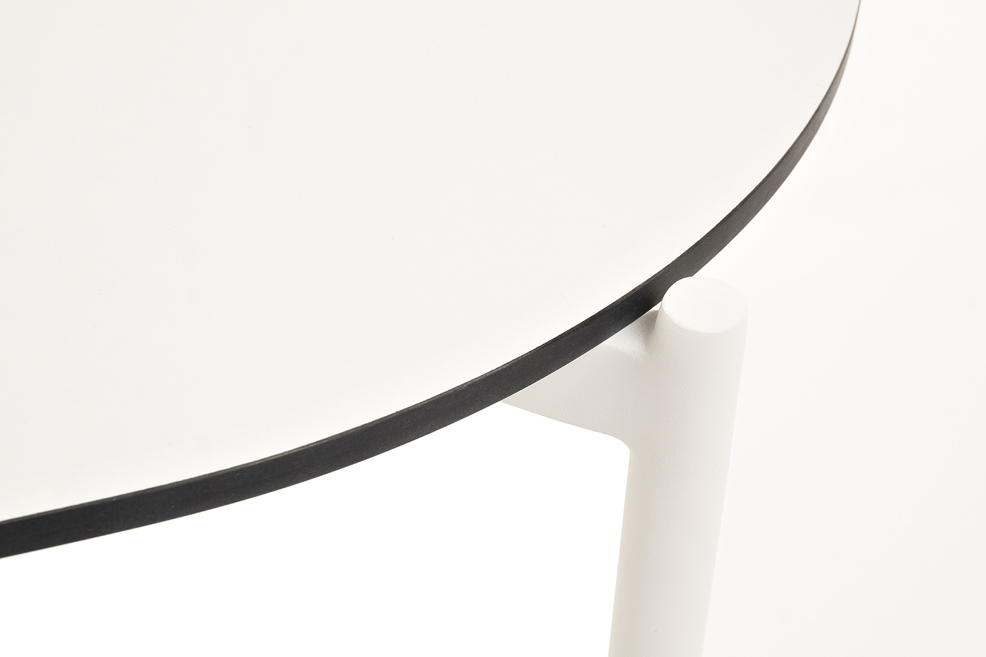 Диего журнальный стол из HPL 120х60 H40, каркас белый муар, цвет молочный фото 4