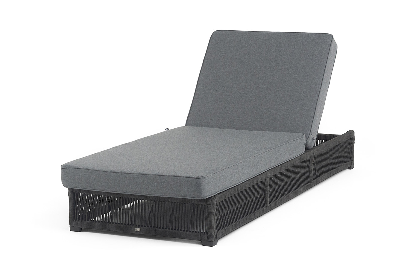 Ривьера шезлонг плетеный из роупа, каркас алюминий темно-серый (RAL7024) муар, роуп темно-серый круглый, ткань темно-серая 027 фото 3