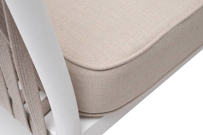 Кресло Касабланка 4SIS плетеное из роупа, каркас алюминий белый муар, роуп бежевый 20мм, ткань бежевая 15052 фото 2