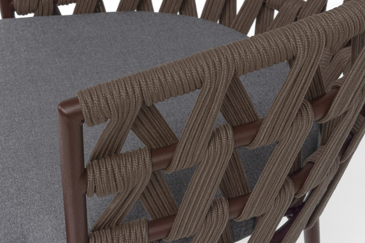 Диего стул барный плетеный из роупа, каркас из стали коричневый (RAL8016) муар, роуп коричневый круглый, ткань темно-серая 027 фото 6