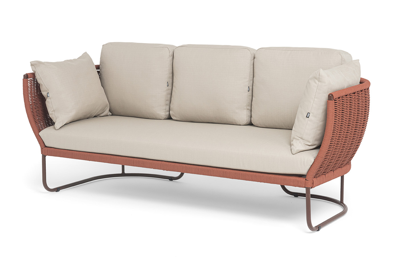 Фиджи диван 3-местный плетеный из роупа, каркас алюминий коричневый (RAL8016) муар, роуп красный (8372) круглый tex, ткань Mossle бежевая фото 1