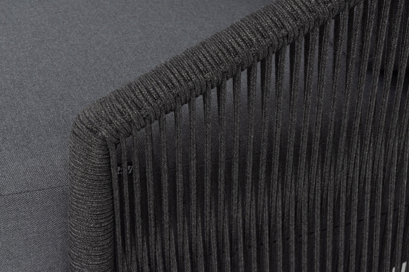 Верона левый модуль плетеный из роупа, каркас алюминий темно-серый (RAL7024) муар, роуп темно-серый круглый, ткань темно-серая 027, L131х89 фото 6
