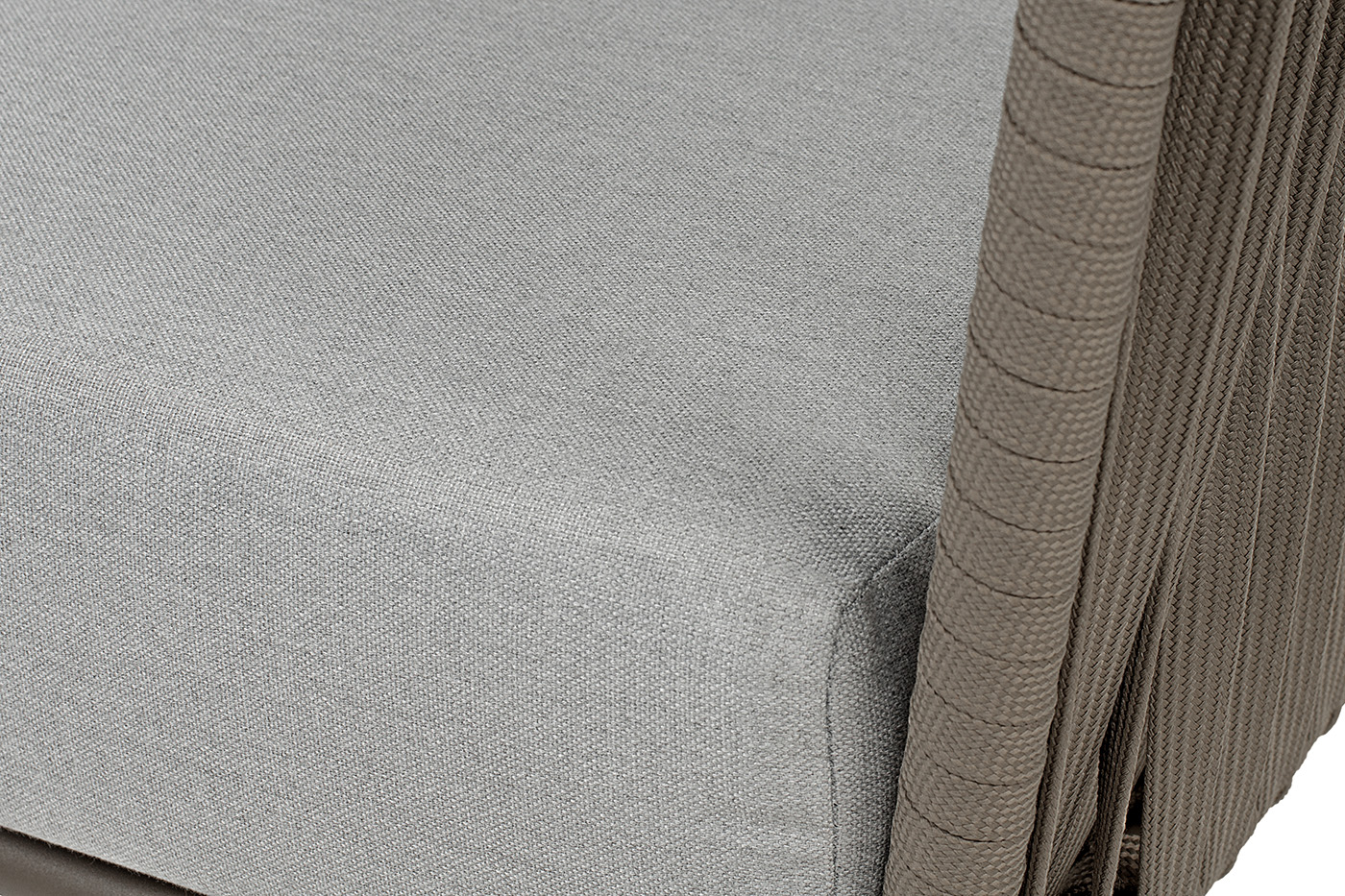 Багамы кресло плетеное из роупа, каркас алюминий бежево-серый (RAL7006) муар, роуп серо-коричневый 23мм, ткань светло-серая фото 4