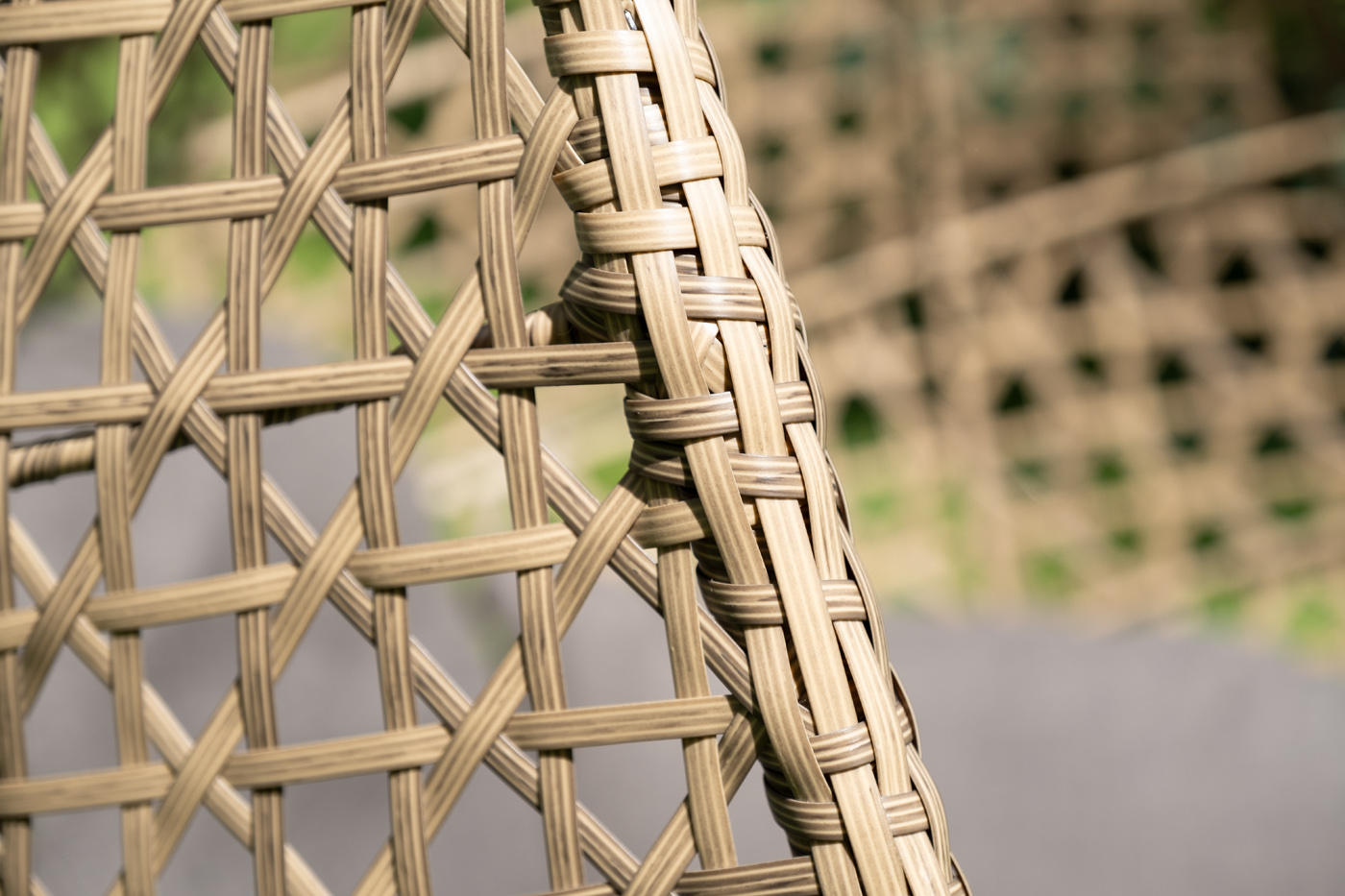 Флоренция подвесное кресло-кокон из искусственного ротанга, цвет соломенный с серой подушкой фото 5