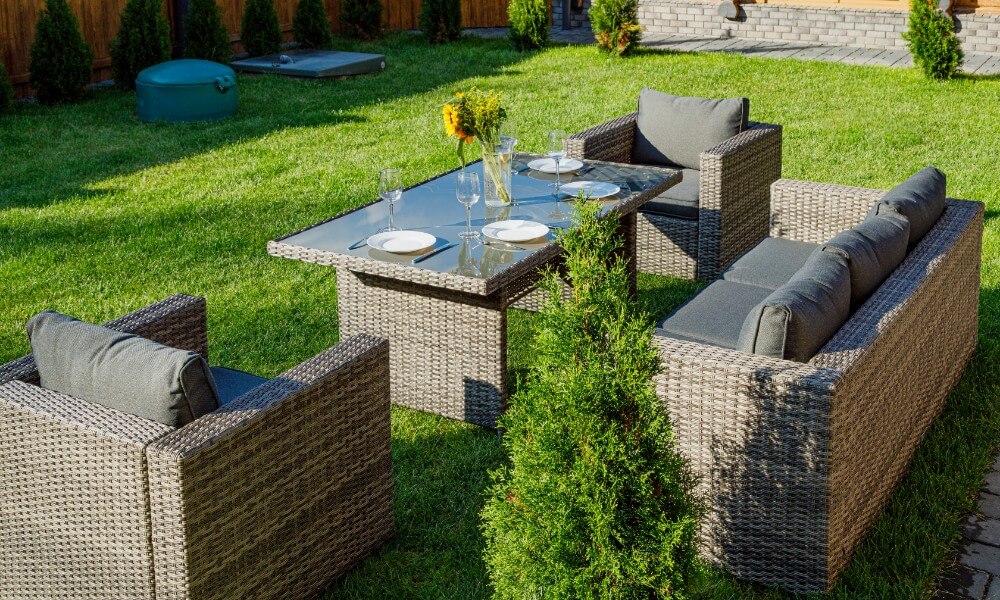 Обеденный комплект Karl Royal Family из искусственного ротанга с обеденным столом, цвет серый фото 3