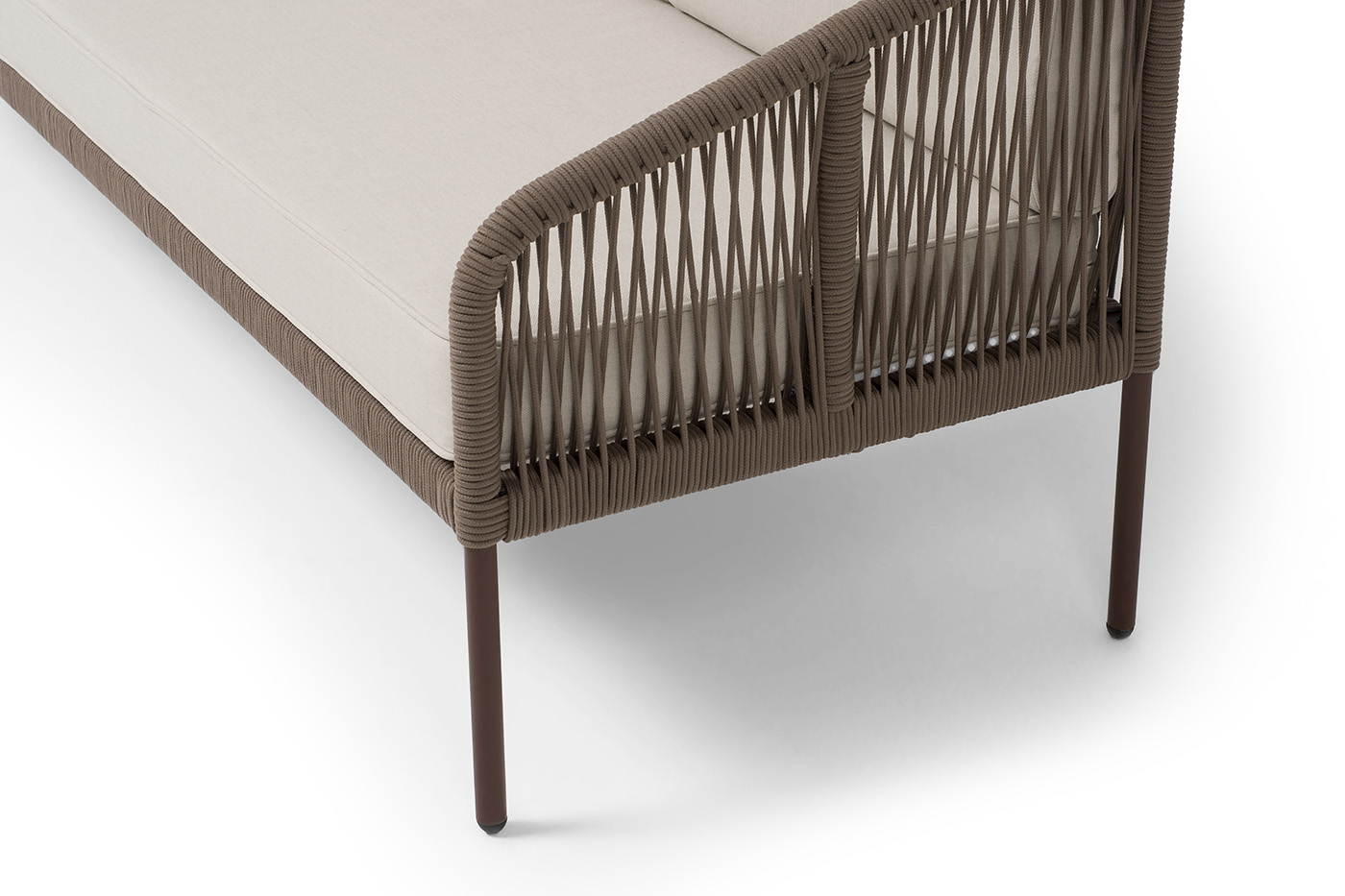 Канны диван 3-местный плетеный из роупа, каркас алюминий коричневый (RAL8016) муар, роуп коричневый круглый, ткань бежевая 15052 фото 4