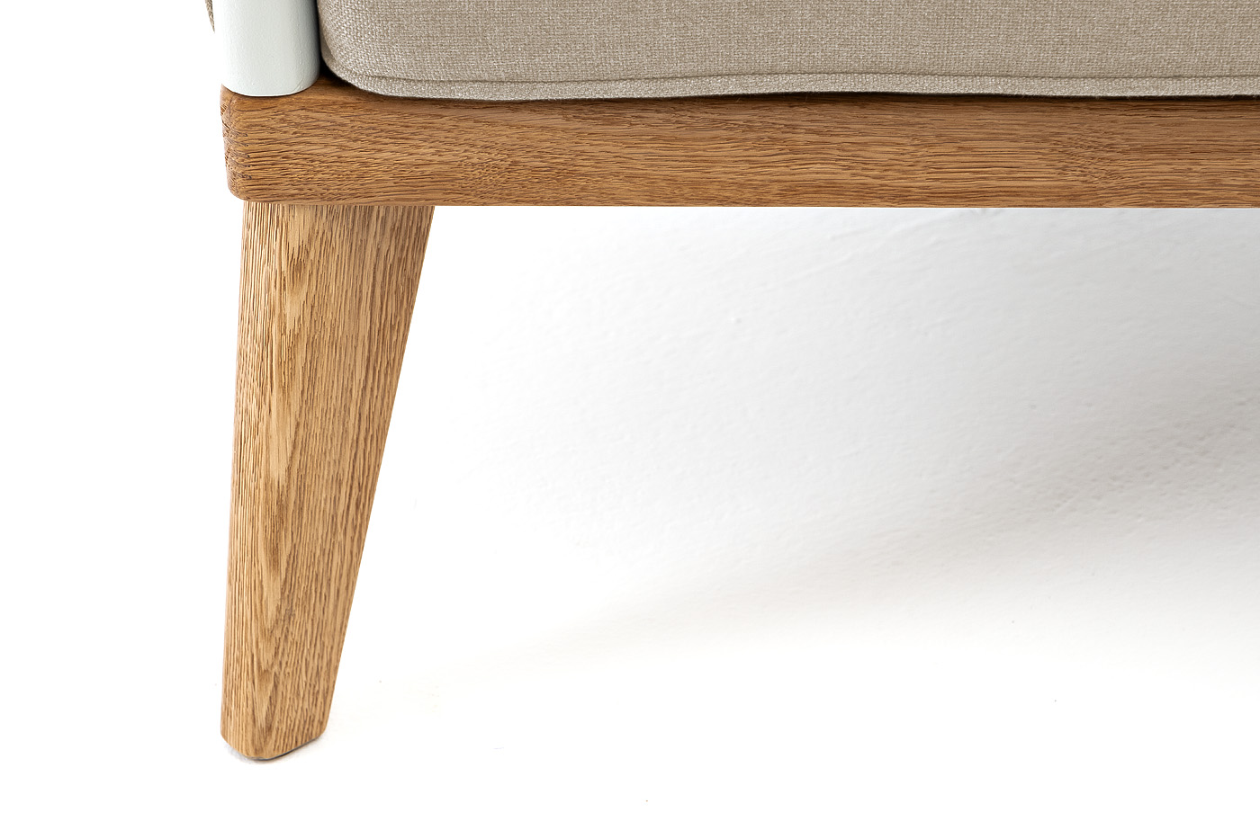 Касабланка кресло плетеное из роупа, основание дуб, каркас алюминий светло-серый (RAL7035) муар, роуп серо-коричневый 23мм, ткань бежевая 15052 фото 6