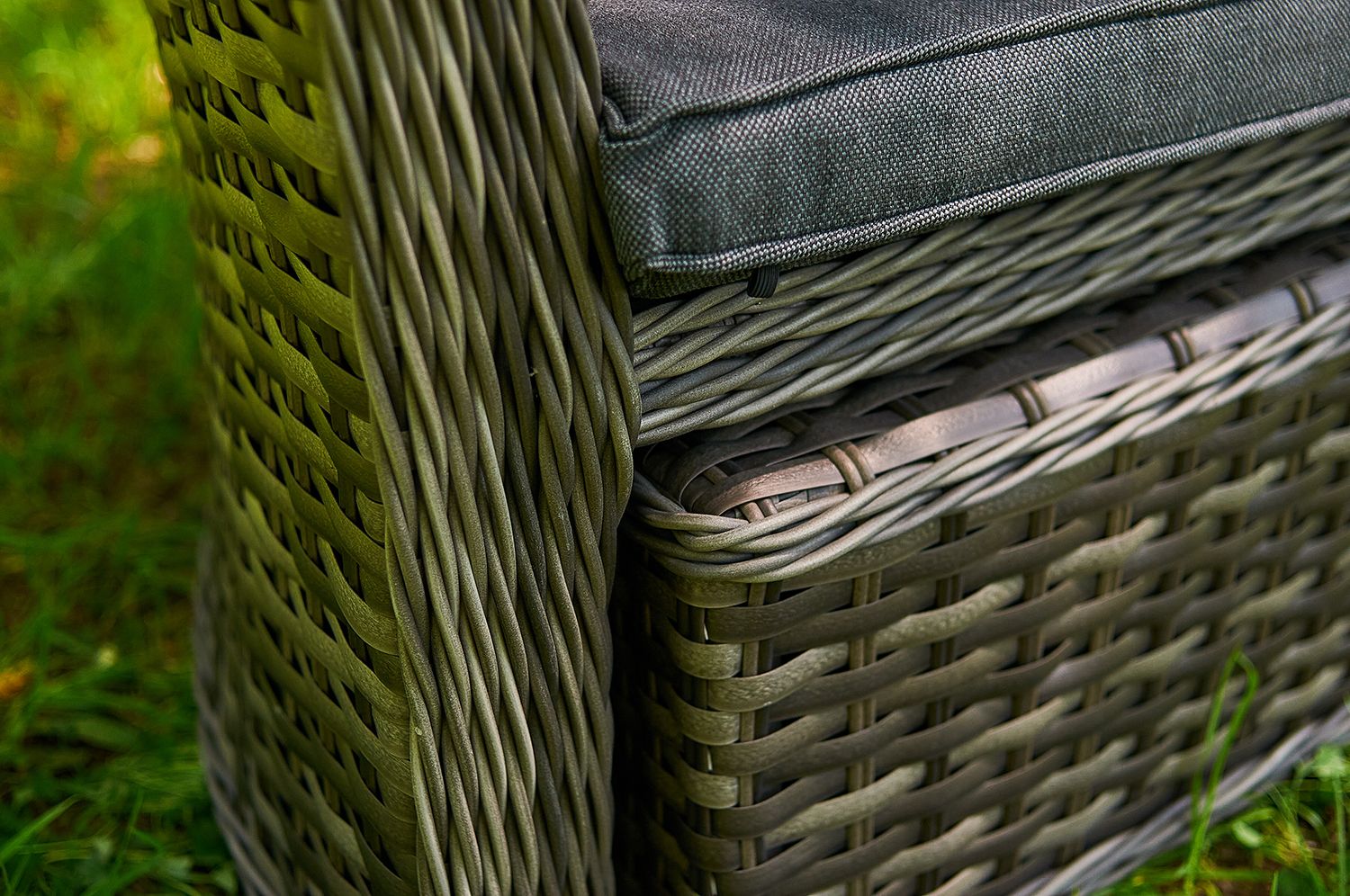 Диван-трансформер Violetta Royal Family из искусственного ротанга, цвет серый фото 10