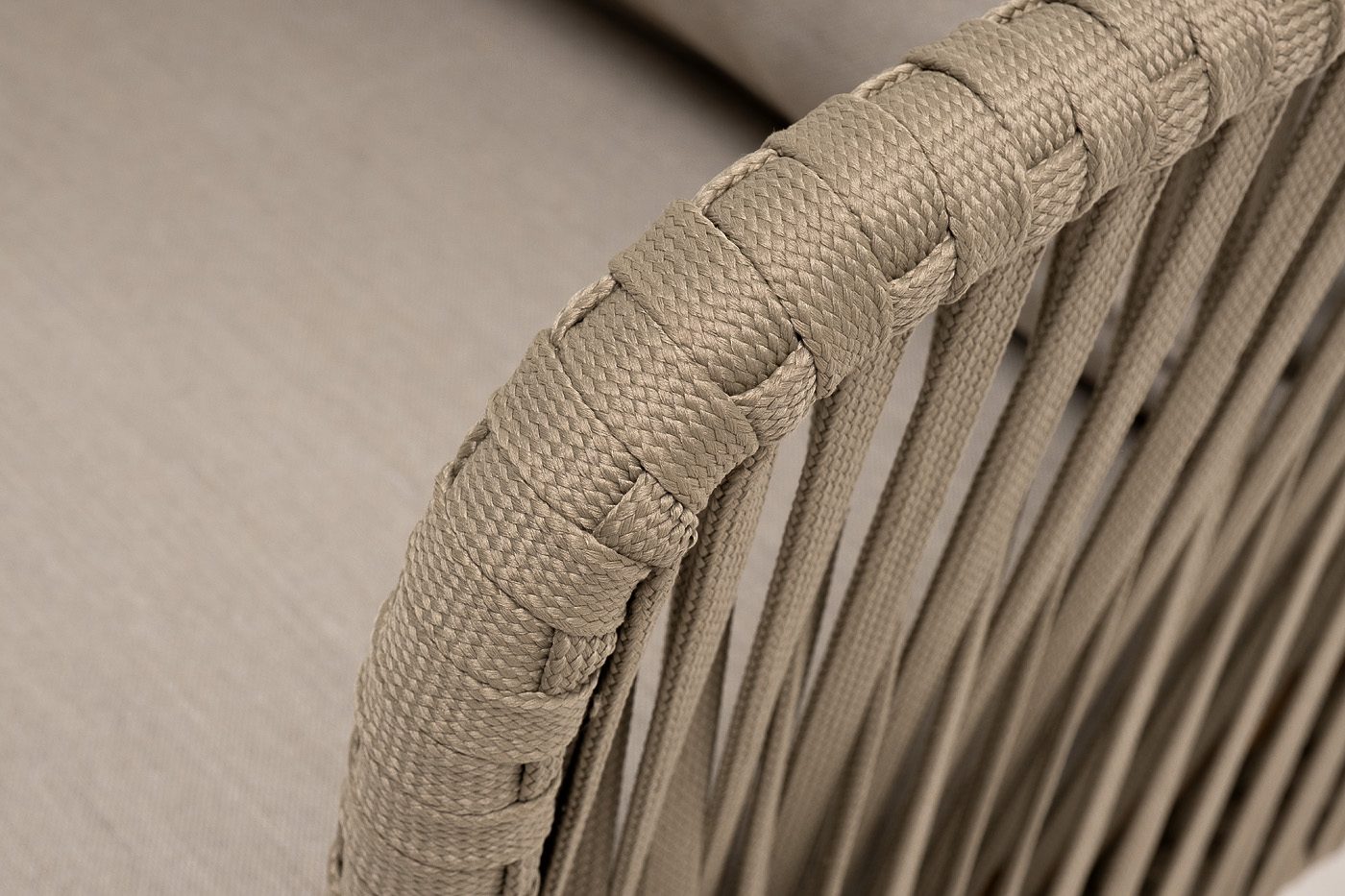 Мальорка кресло плетеное из роупа, основание дуб, роуп серо-коричневый 23мм, ткань бежевая 15052 фото 5