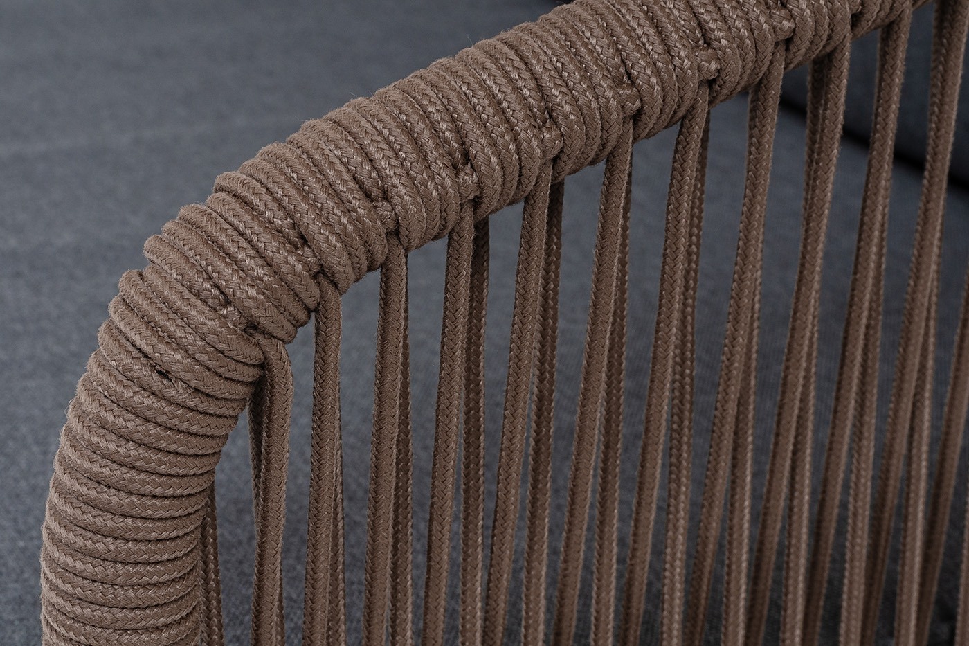 Канны диван 3-местный плетеный из роупа, основание дуб, роуп коричневый круглый, ткань темно-серая 027 фото 5