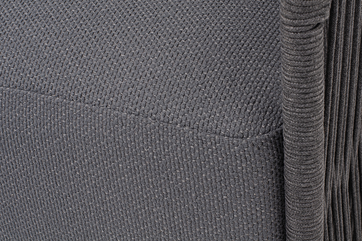 Лугано кресло плетеное из роупа, каркас алюминий темно-серый (RAL7024) муар, роуп темно-серый круглый, ткань темно-серая YB25-0027 фото 6