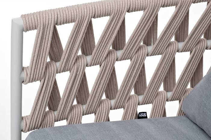 Кресло Диего 4SIS плетеное из роупа, каркас алюминий светло-серый (RAL7035) муар, роуп бежевый круглый, ткань светло-серая фото 2