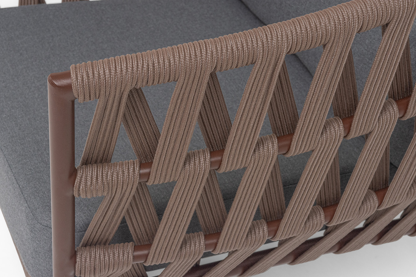 Диего кресло плетеное из роупа, каркас алюминий коричневый (RAL8016) муар, роуп коричневый круглый, ткань темно-серая 027 фото 7