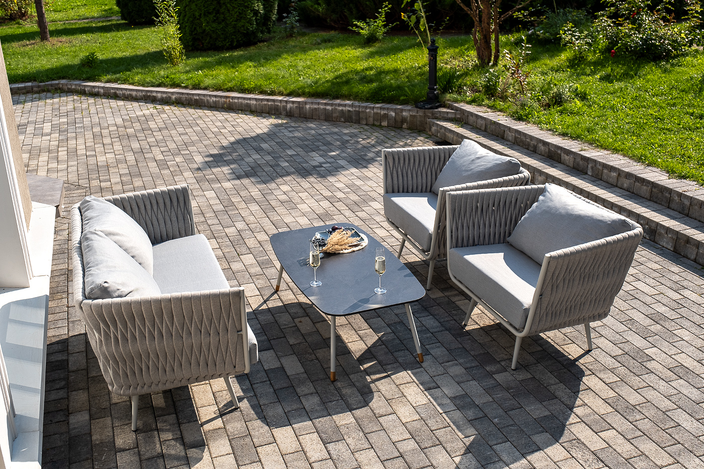 Монако лаунж-зона 4-местная из роупа со столом Верона (серый гранит), каркас светло-серый, роуп светло-серый фото 1