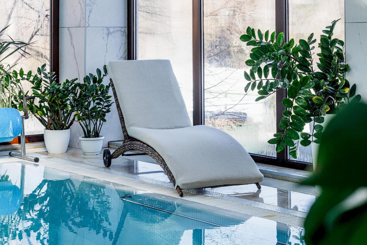 Шезлонг Agata Royal Family из искусственного ротанга с матрасом, цвет коричневый фото 1