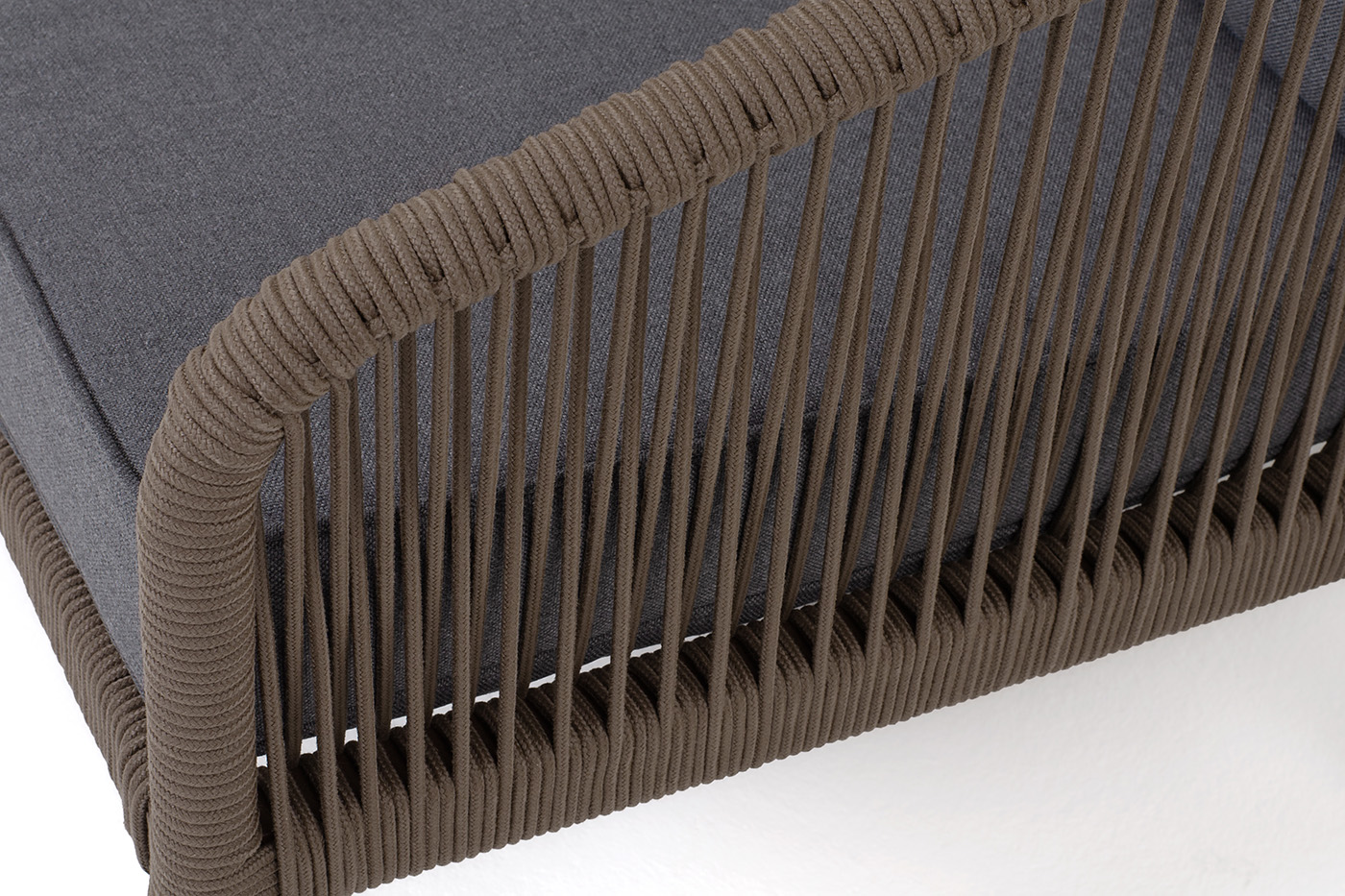 Канны диван 3-местный плетеный из роупа, каркас алюминий темно-серый (RAL7024) шагрень, роуп темно-серый круглый, ткань темно-серая 019 фото 5