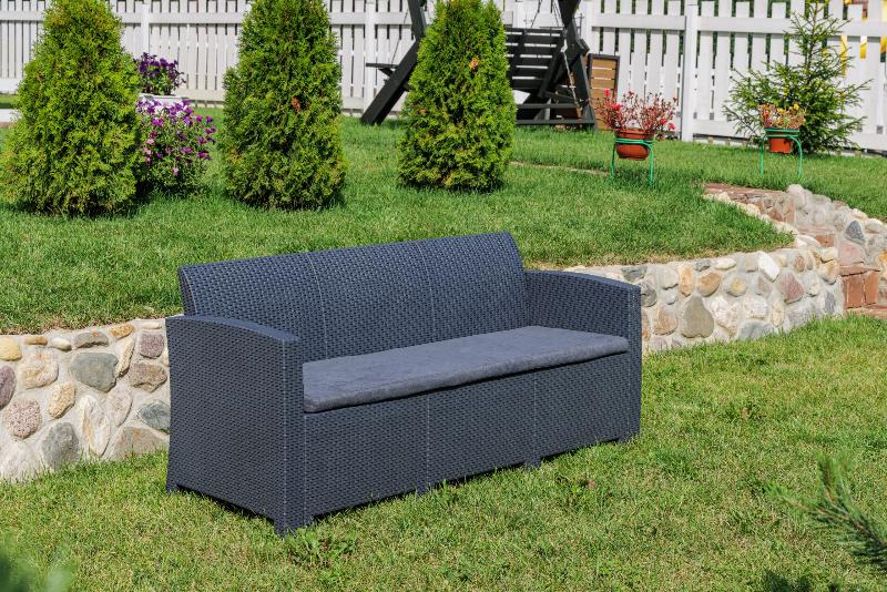 Диван трехместный Lana Royal Family из пластика, цвет графит фото 3