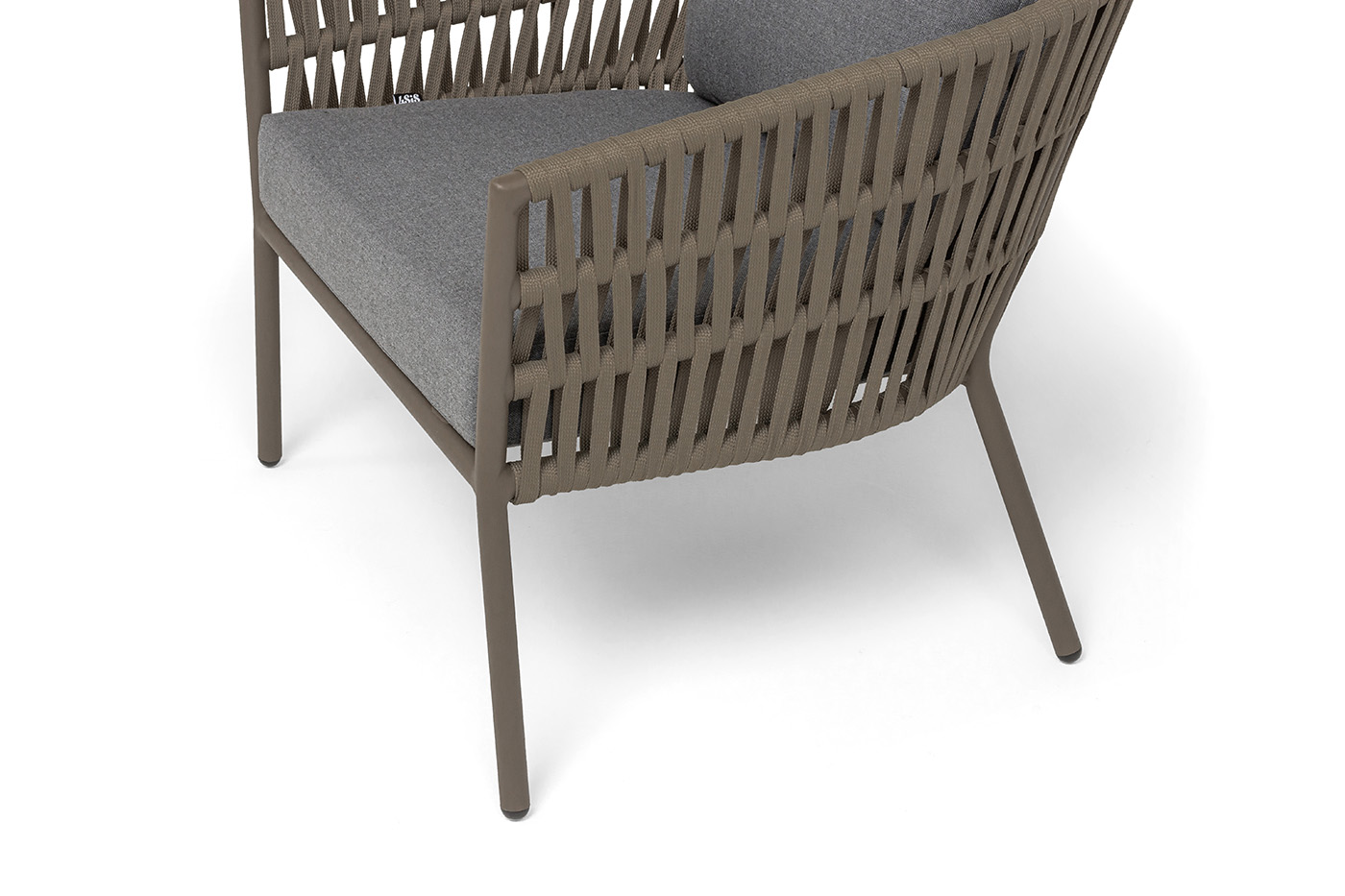 Комо кресло плетеное из роупа, каркас алюминий бежево-серый (RAL7006) муар, роуп серо-коричневый 23мм, ткань темно-серая 027 фото 6