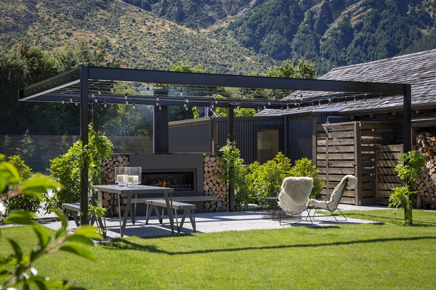 Photogrpaher-Burton outdoor fireplace -704_Malaghans_Road_Queenstown_003.jpg