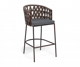 Диего стул барный плетеный из роупа, каркас из стали коричневый (RAL8016) муар, роуп коричневый круглый, ткань темно-серая 027