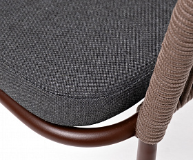 Лион стул плетеный из роупа, каркас из стали коричневый (RAL8016) муар, роуп коричневый круглый, ткань бежевая